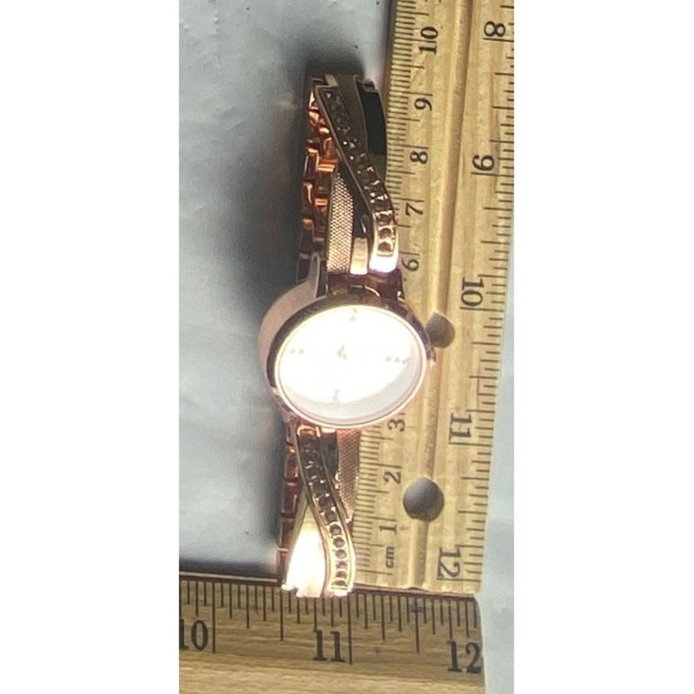 Women's Rose Gold Tone Bracelet Watch White Dial Casual Fashion Accessory 719